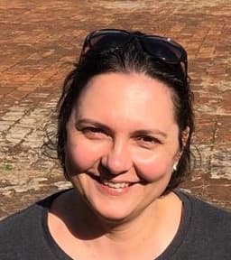 Foto do professor Roberta de Castro Souza Piao