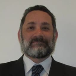 Foto do professor Cesar Alexandre de Souza