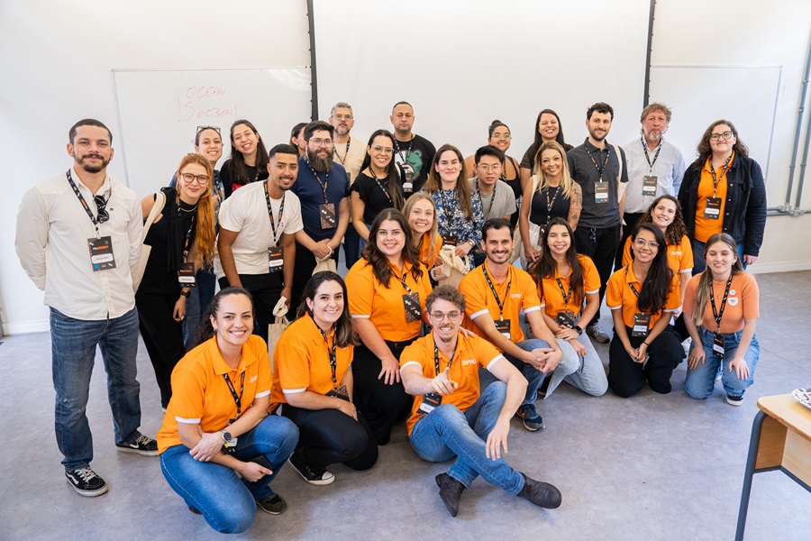 Alunos também podem se reunir em eventos, como o POLI TOUR, promovido em agosto